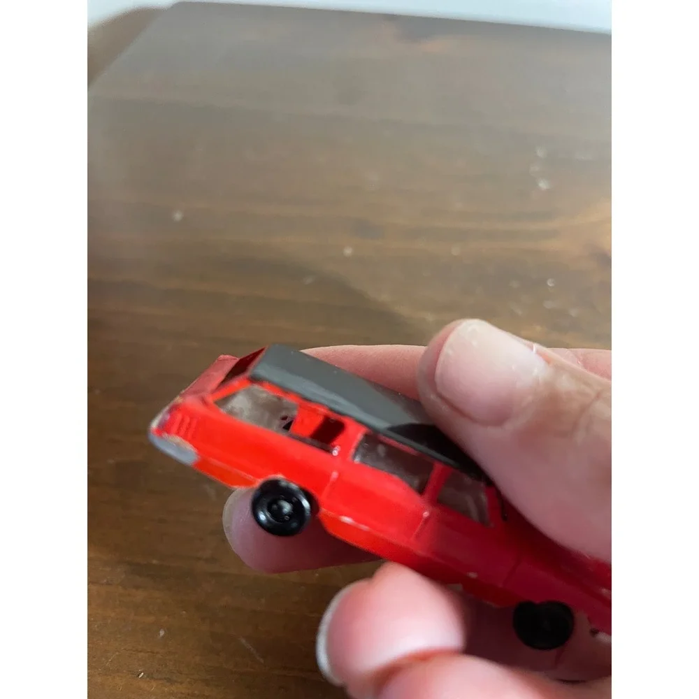Unbranded vintage plastic